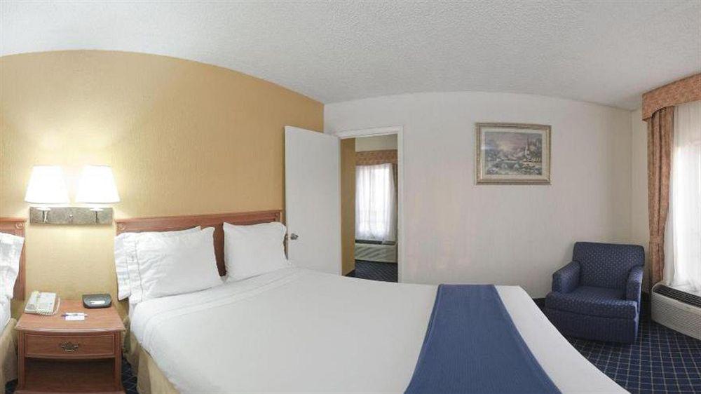 Holiday Inn Express & Suites Nashville-I-40 & I-24 Экстерьер фото